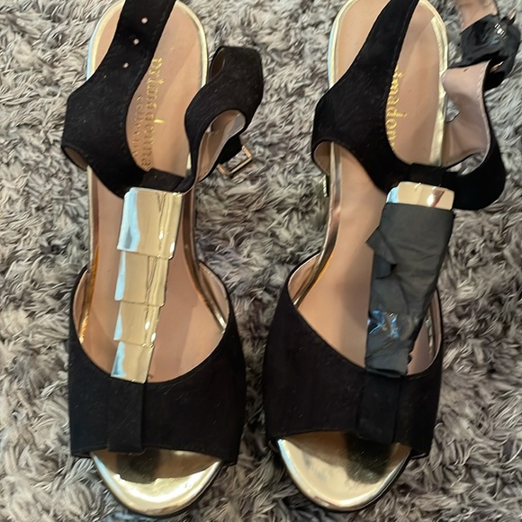 Black Heels, never worn - Picture 2 of 5